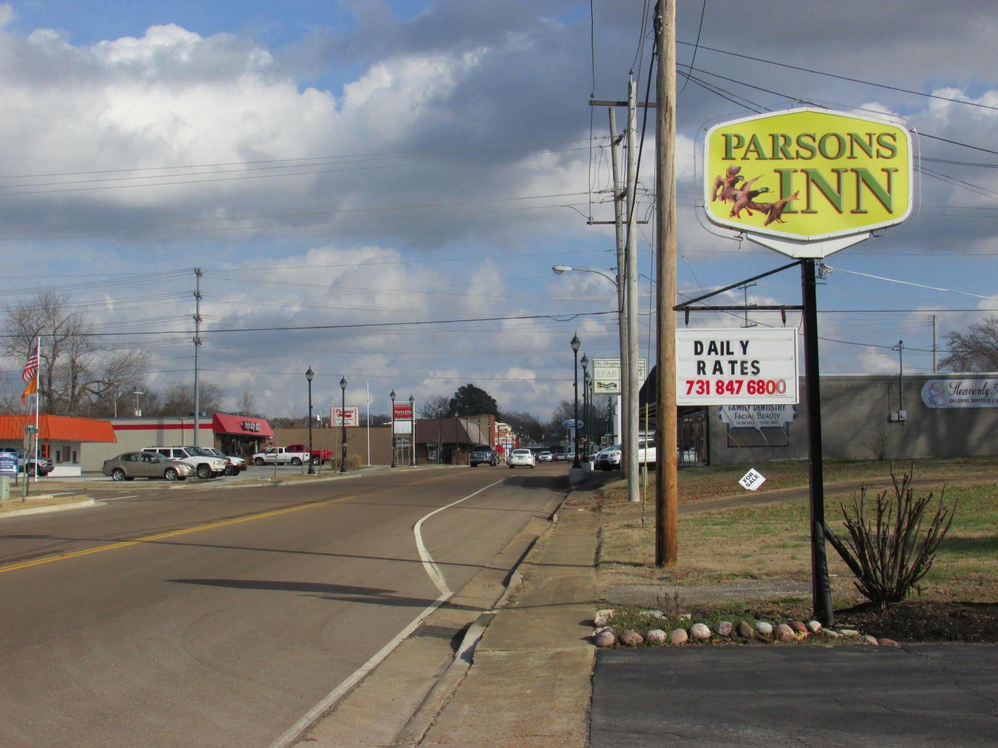 Parsons Inn Downtown Parsons,Tn ภายนอก รูปภาพ